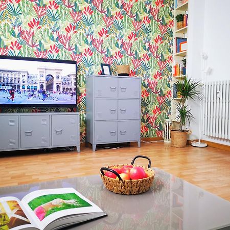 Spacious Apartment 50 Meters From The Metro Milano Exteriör bild