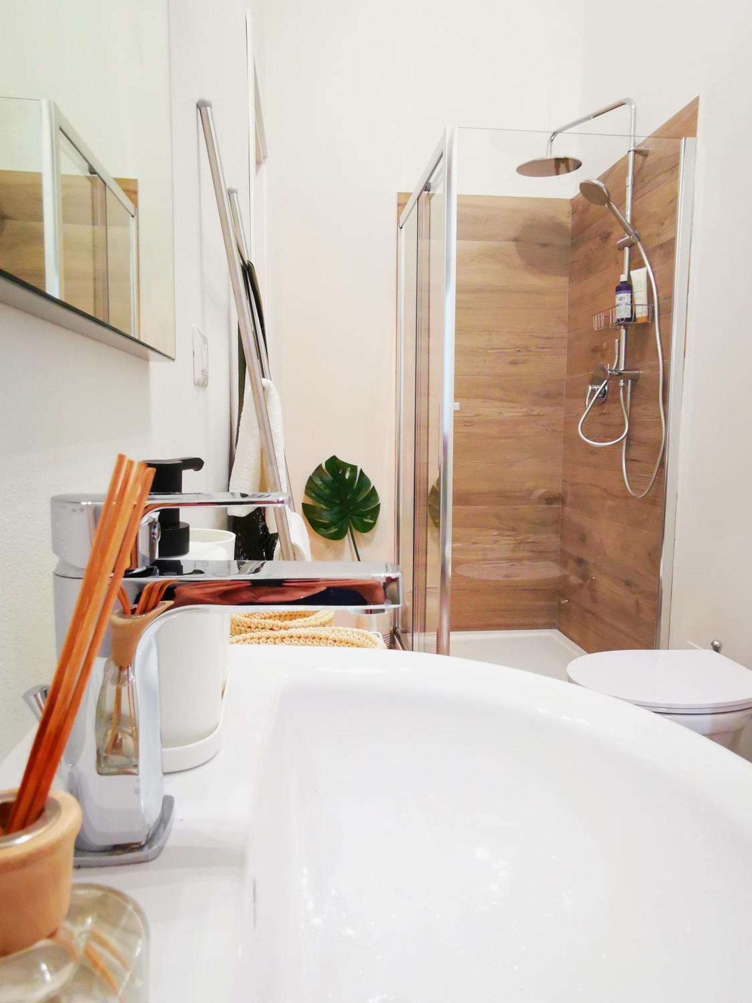 Spacious Apartment 50 Meters From The Metro Milano Rum bild