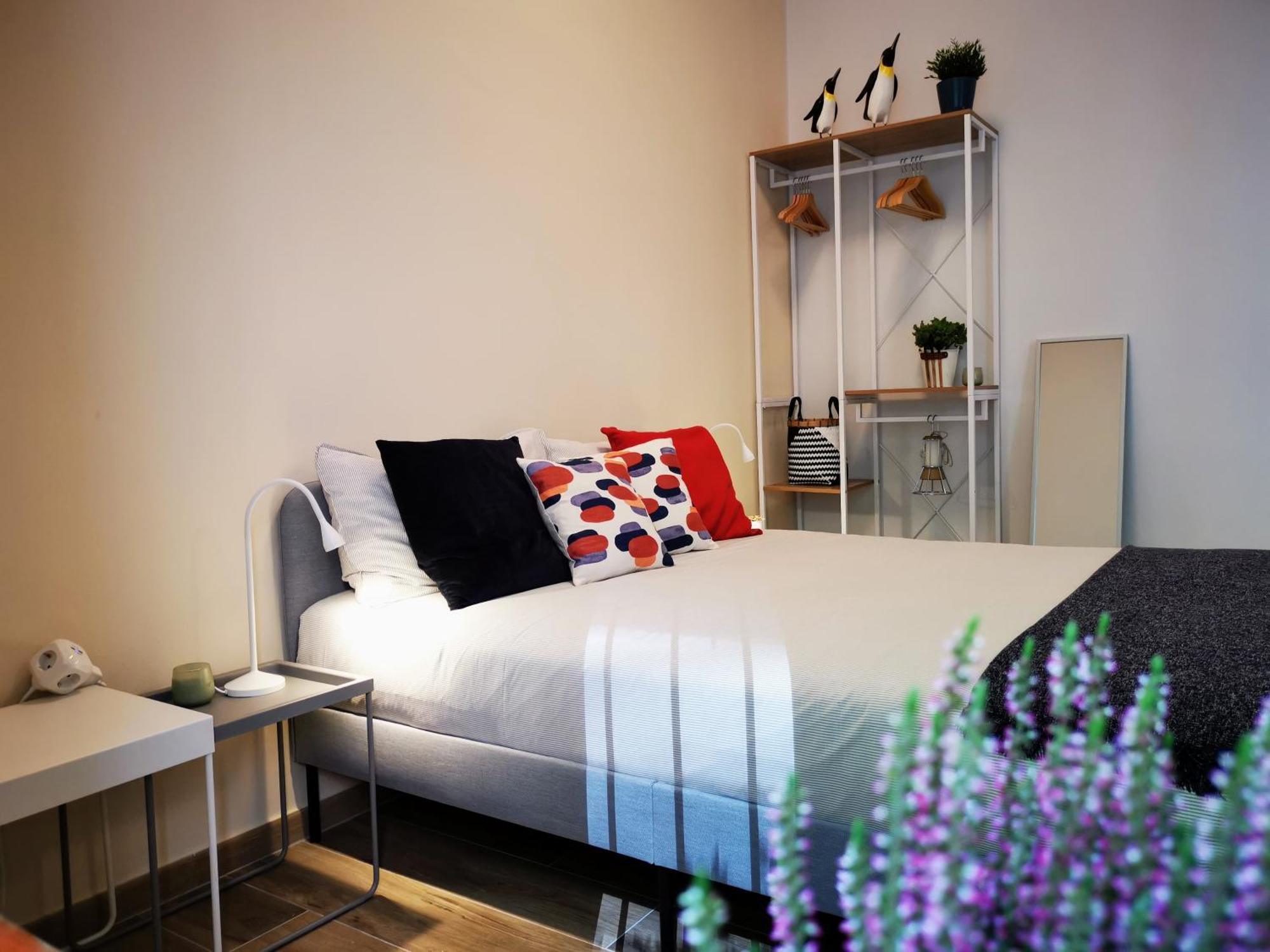 Spacious Apartment 50 Meters From The Metro Milano Rum bild