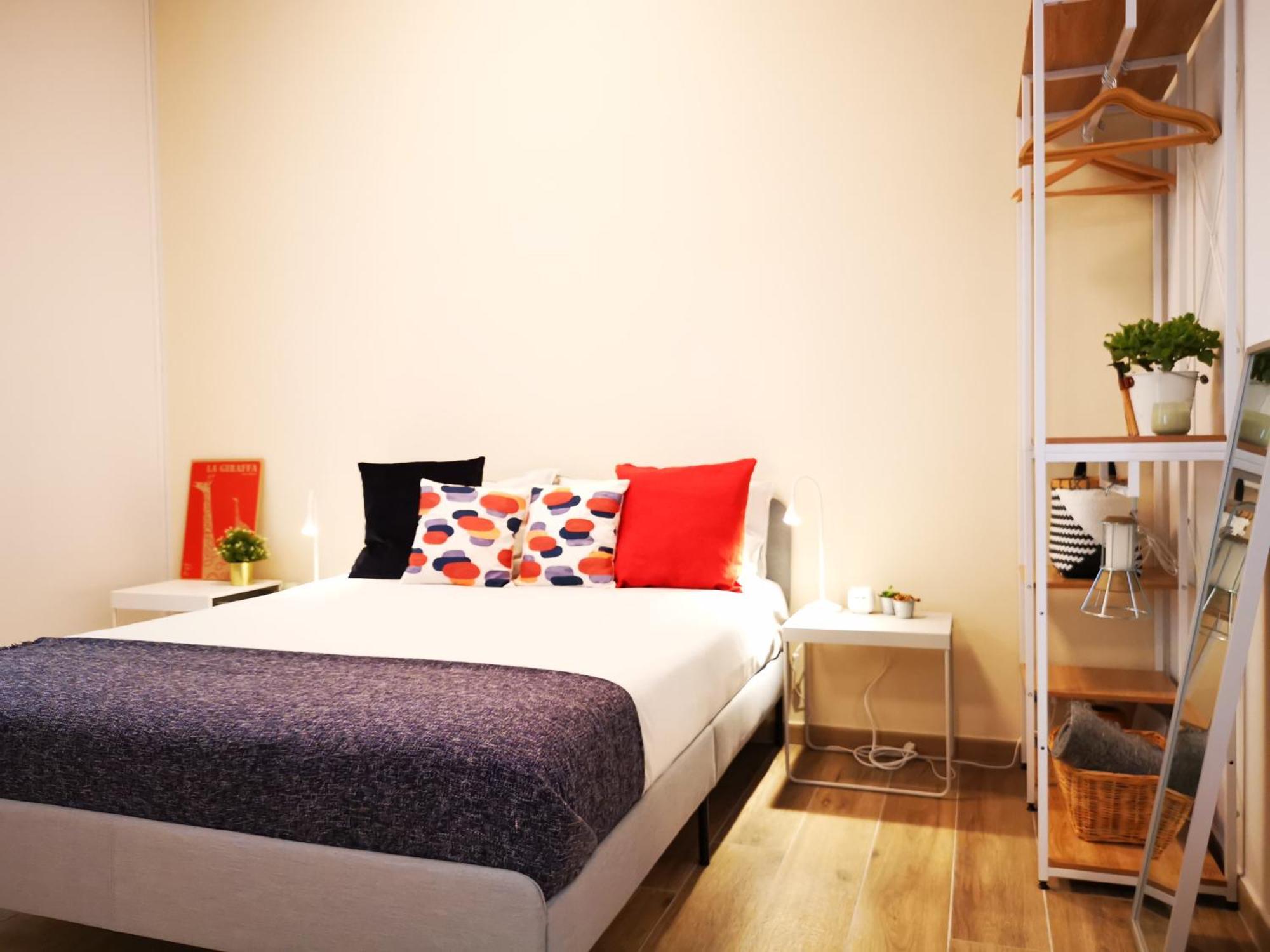 Spacious Apartment 50 Meters From The Metro Milano Rum bild