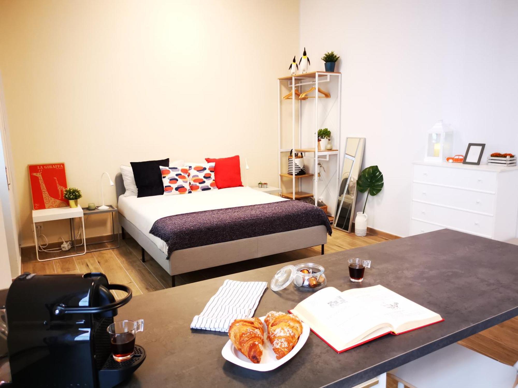 Spacious Apartment 50 Meters From The Metro Milano Rum bild