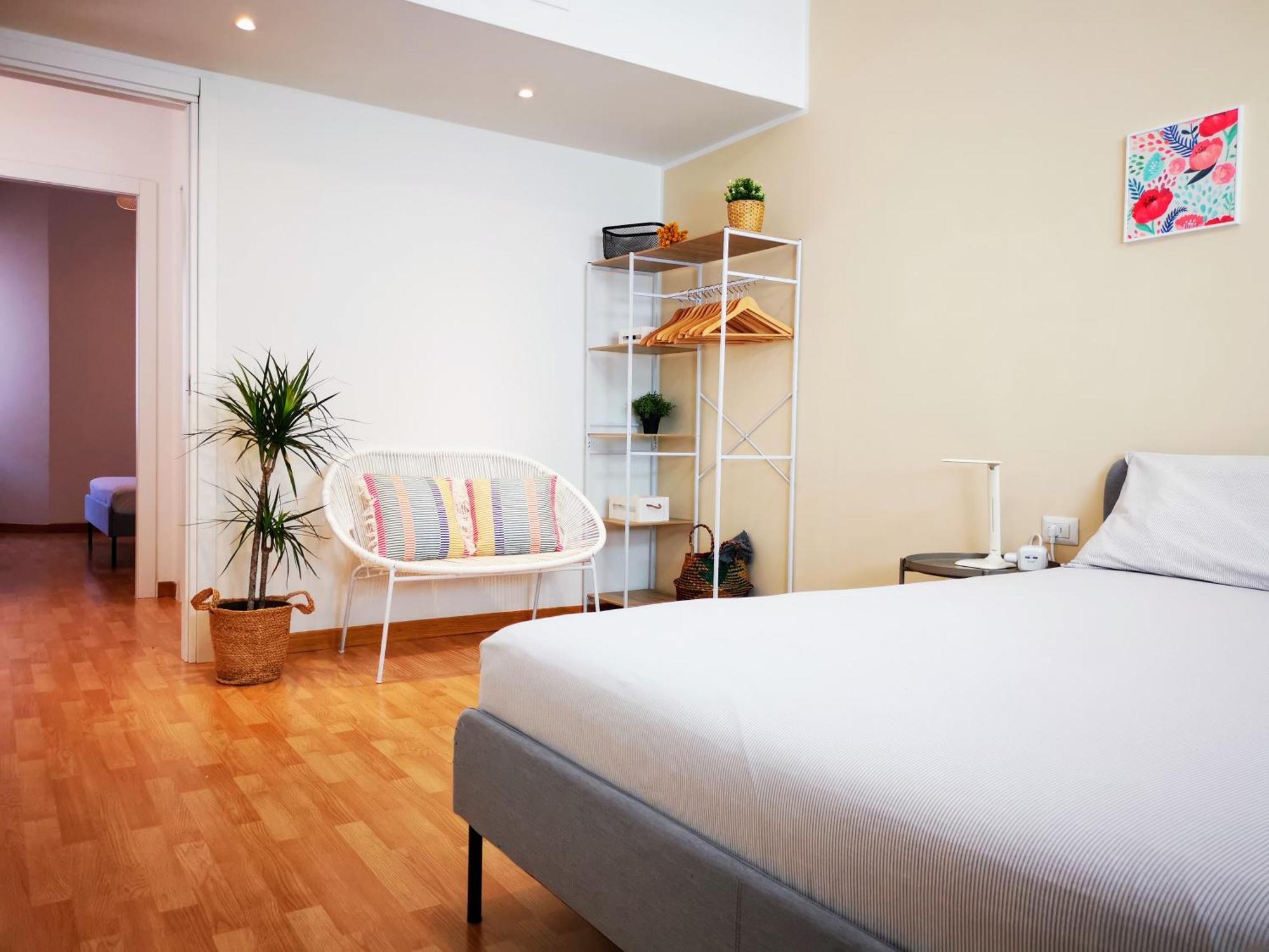 Spacious Apartment 50 Meters From The Metro Milano Exteriör bild