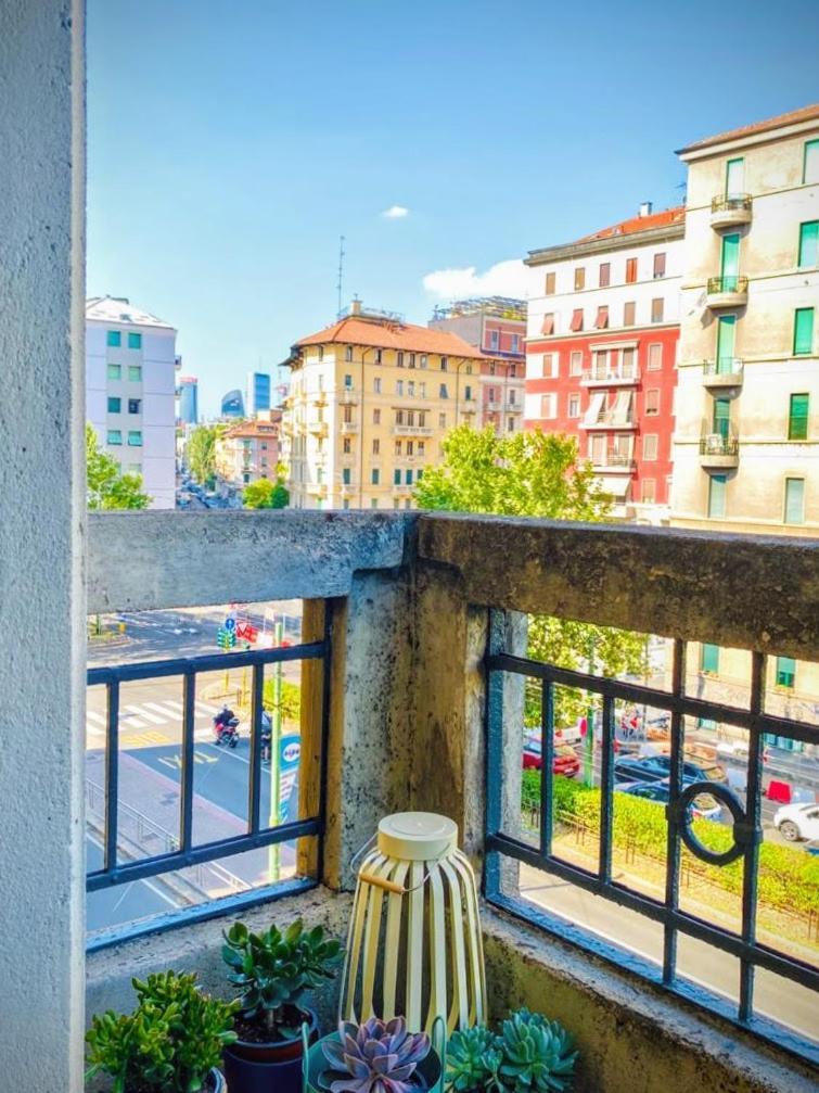 Spacious Apartment 50 Meters From The Metro Milano Exteriör bild